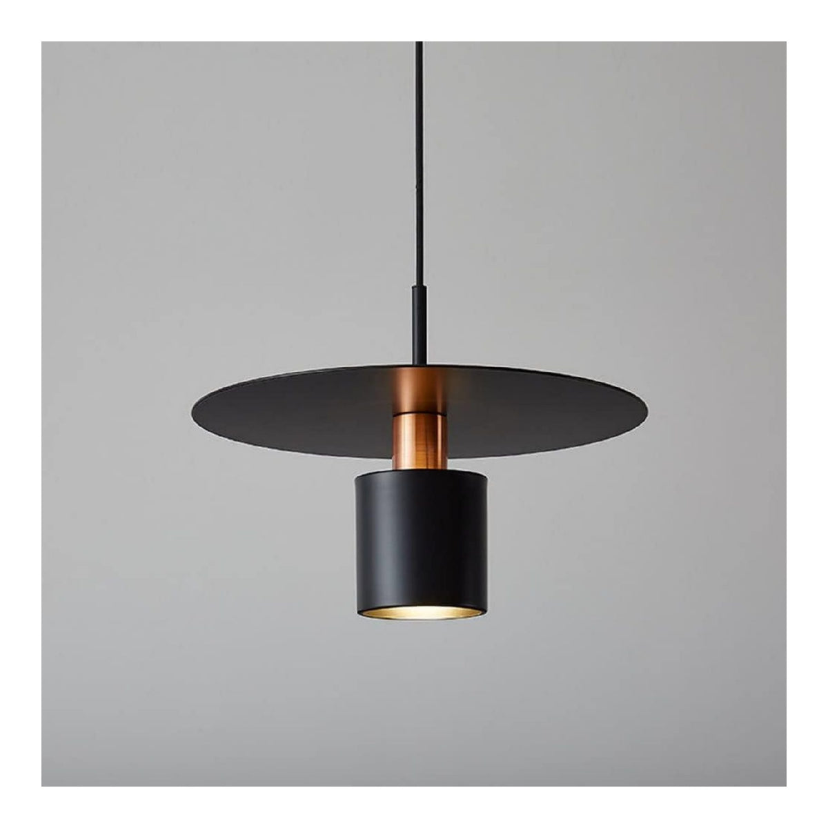 Luminaire Noir et Blanc a silhouette graphique de type suspension 12W E14